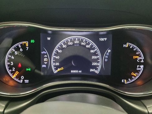 Used 2019 Jeep Grand Cherokee Laredo AWD/4WD image 23