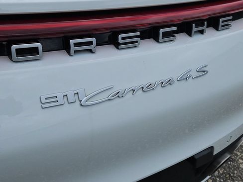Used 2022 Porsche 911 Carrera 4S AWD/4WD image 12