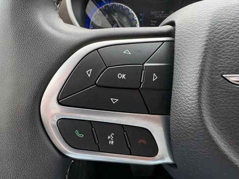 Used 2023 Chrysler Voyager LX FWD image 23
