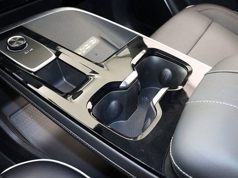 New 2026 Buick Enclave Preferred w/ LPO, Floor Liner Package AWD/4WD image 23