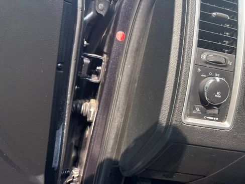 Used 2015 RAM 1500 Big Horn AWD/4WD image 16