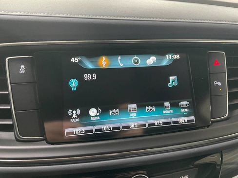 Used 2018 Buick Enclave Essence image 39