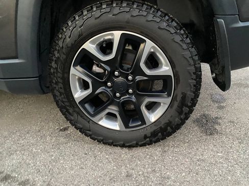 Used 2018 Jeep Compass Trailhawk w/ Cold Weather Group AWD/4WD image 11
