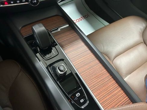 Used 2025 Volvo V60 B5 Cross Country Plus image 20