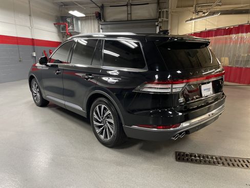 Used 2025 Lincoln Aviator 2WD image 8