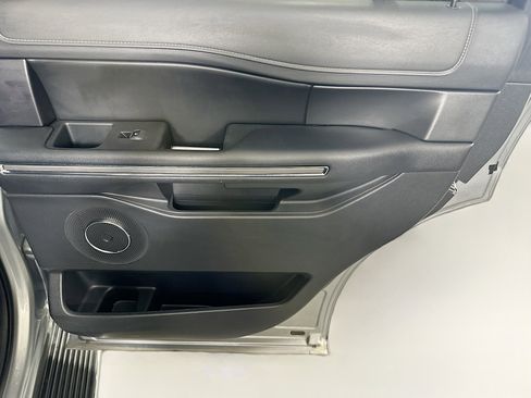 Used 2023 Ford Expedition XLT AWD/4WD image 30