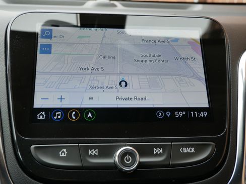 Used 2023 Chevrolet Equinox Premier image 17