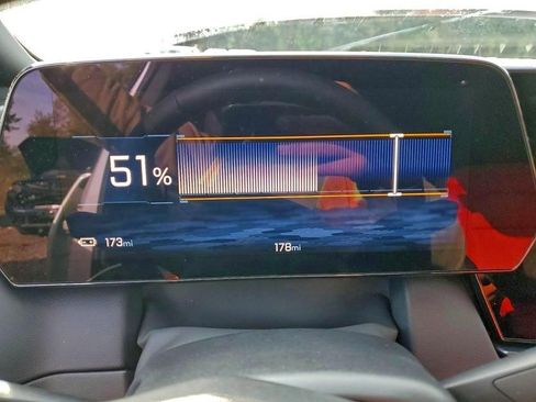 Used 2025 Chevrolet Equinox EV RS image 8