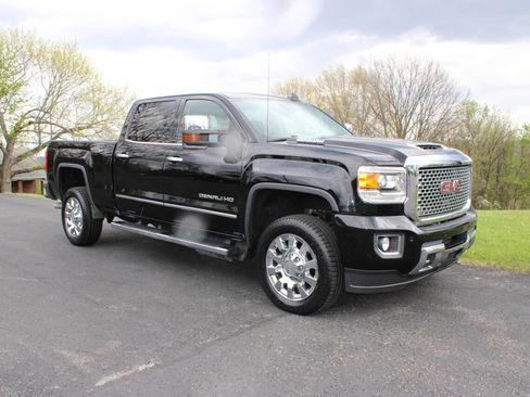 Used 2017 GMC Sierra 2500 Denali w/ Duramax Plus Package image 1