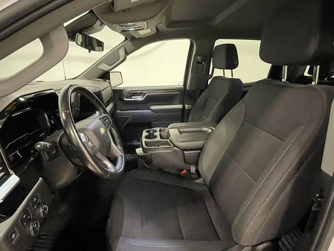 Used 2022 Chevrolet Silverado 1500 LT AWD/4WD image 3