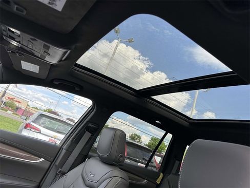 New 2025 Cadillac XT6 Sport w/ Platinum Package image 17