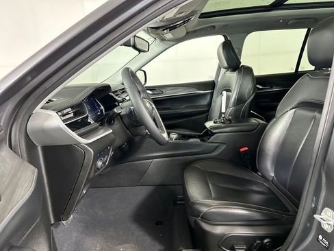 Used 2022 Jeep Grand Cherokee Limited 4xe image 11