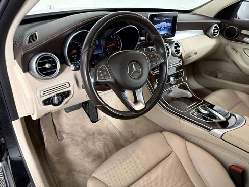 Used 2016 Mercedes-Benz C 300 4MATIC Sedan image 4