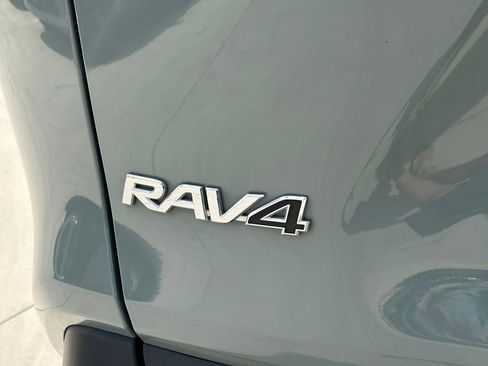 Used 2021 Toyota RAV4 XLE w/ Convenience Package AWD/4WD image 13