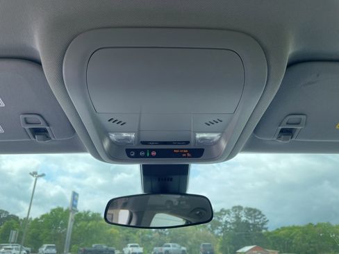 Used 2022 Chevrolet Equinox LS image 17