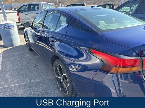 Used 2023 Nissan Altima 2.5 SR w/ SR Premium Package image 8