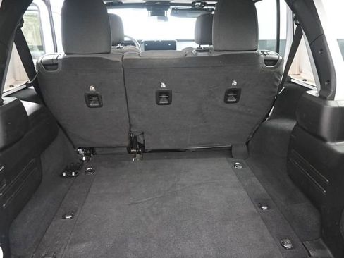 Used 2024 Jeep Wrangler Sport S image 12