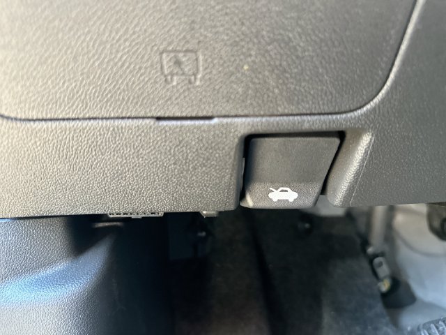 Used 2024 Chevrolet Trax LT FWD image 56