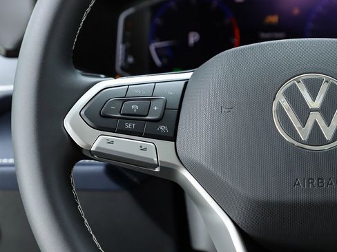 New 2025 Volkswagen Taos SEL image 60