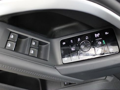 New 2025 Audi Q5 Premium Plus image 17