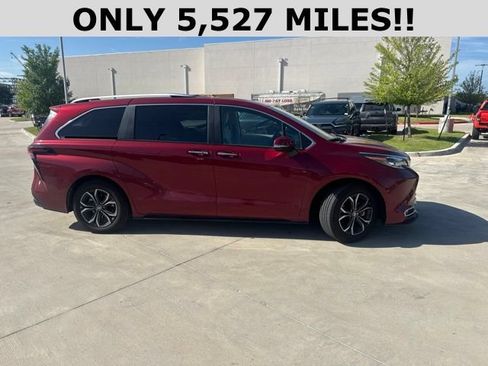 Used 2026 Toyota Sienna Platinum AWD/4WD image 2