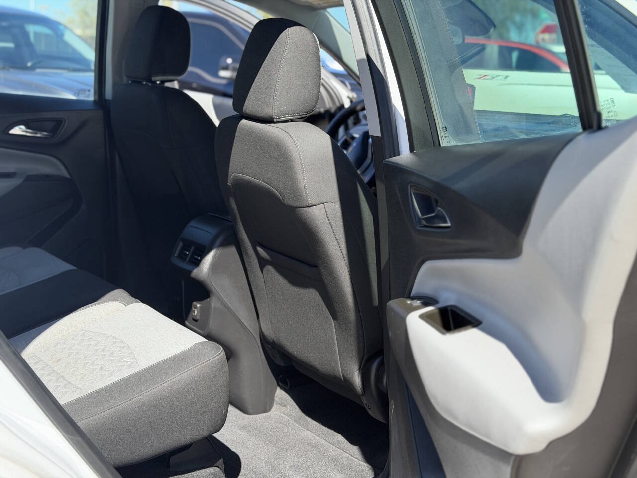 Used 2023 Chevrolet Equinox LS w/ Sport Edition FWD image 5