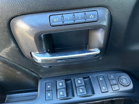 Used 2015 GMC Sierra 2500 Denali w/ Duramax Plus Package AWD/4WD image 11