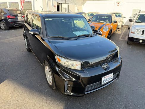 Used 2012 Scion xB image 9