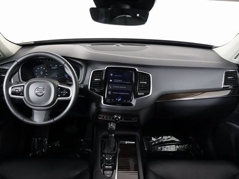 Used 2017 Volvo XC90 T6 Momentum w/ Vision Package AWD/4WD image 8