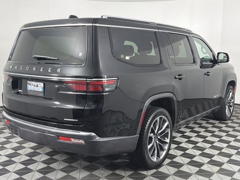 Used 2022 Jeep Wagoneer Series III w/ Premium Group I AWD/4WD image 32