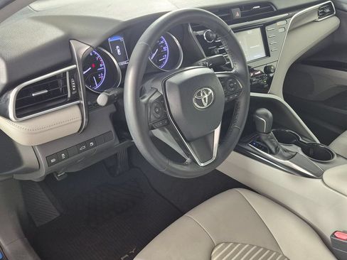Used 2018 Toyota Camry SE FWD image 11