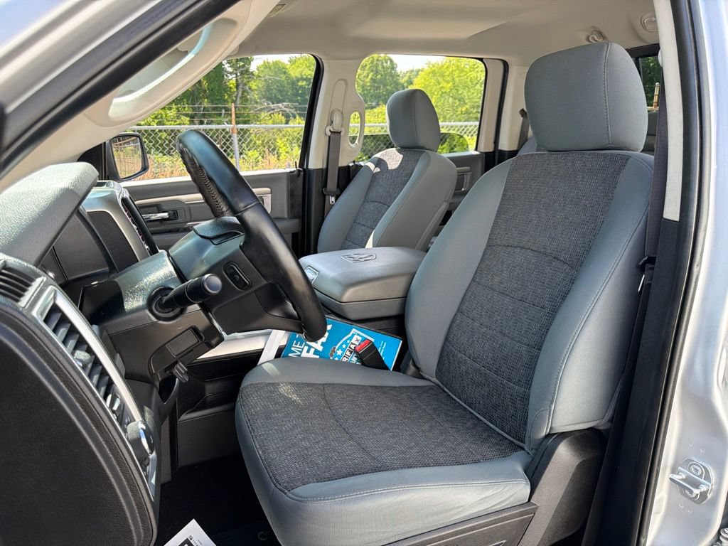 Used 2018 RAM 1500 4x4 Crew Cab Lone Star image 23