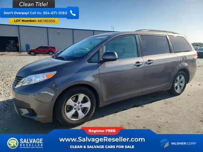 Used 2011 Toyota Sienna LE w/ Towing Pkg