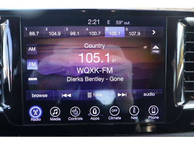 Used 2017 Chrysler Pacifica Touring-L FWD image 12