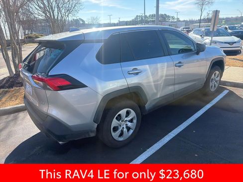 Used 2022 Toyota RAV4 LE image 16