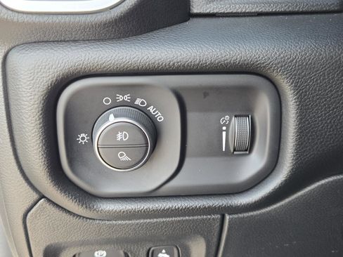 Used 2022 RAM 1500 Big Horn AWD/4WD image 20