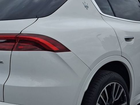 Used 2025 Maserati Grecale GT AWD/4WD image 16
