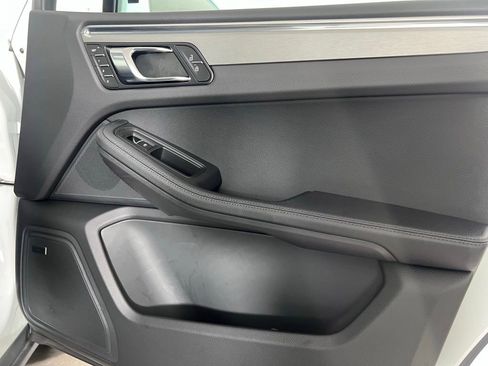 Certified 2026 Porsche Macan AWD/4WD image 20