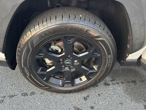 Certified 2020 Toyota RAV4 TRD Off-Road image 33