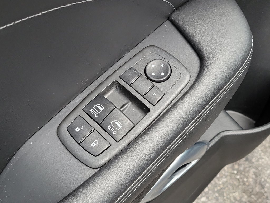 Used 2022 Dodge Challenger R/T Scat Pack RWD image 17