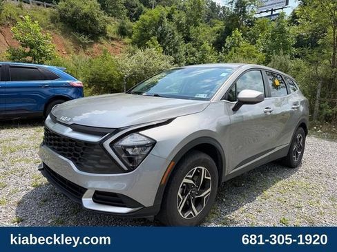 Used 2023 Kia Sportage LX AWD/4WD image 2