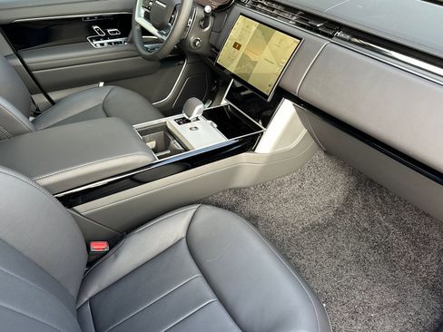 New 2026 Land Rover Range Rover SE image 26