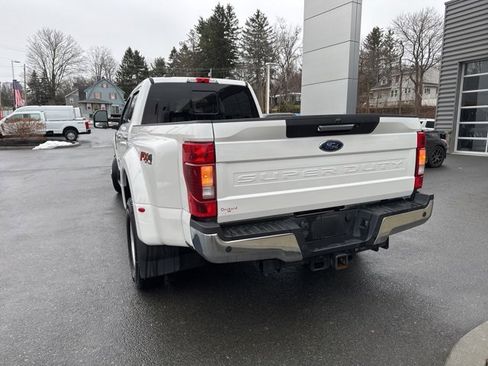 Certified 2022 Ford F350 Lariat w/ Chrome Package image 7