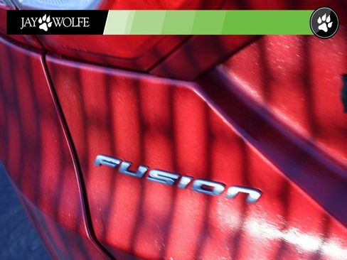 Used 2015 Ford Fusion SE image 8