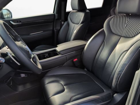 Used 2023 Hyundai Palisade Calligraphy image 9