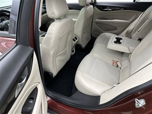 Used 2018 Buick Regal Preferred w/ Driver Confidence Package #1 image 22