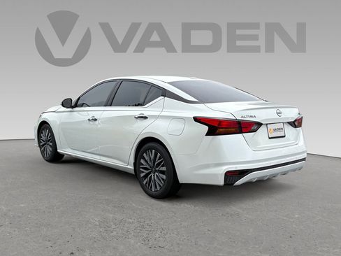 Used 2023 Nissan Altima 2.5 SV FWD image 18