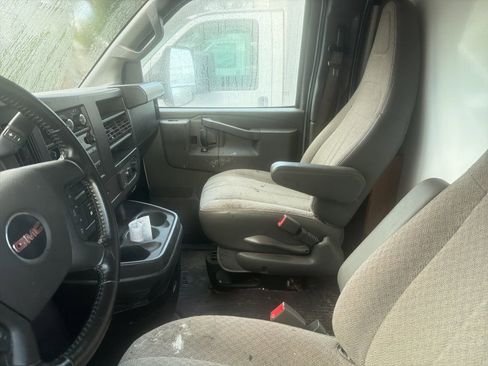 Used 2023 GMC Savana 3500 w/ Power Convenience Package image 5