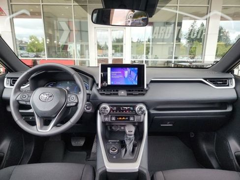 Used 2024 Toyota RAV4 SE w/ Weather Package AWD/4WD image 20