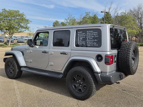 Used 2018 Jeep Wrangler Unlimited Sahara w/ Cold Weather Group image 6